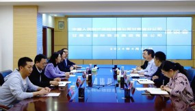  中國(guó)人民財(cái)產(chǎn)保險(xiǎn)有限公司甘肅省分公司黨委書(shū)記、總經(jīng)理余素紅一行到訪甘肅物流集團(tuán)