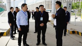  王月成、張鐵強在蘭港投公司調(diào)研并現(xiàn)場辦公